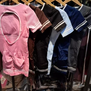 رامپر ورزشی کبریتی نیم آستین یقه گرد باسن چین دار پشت باز