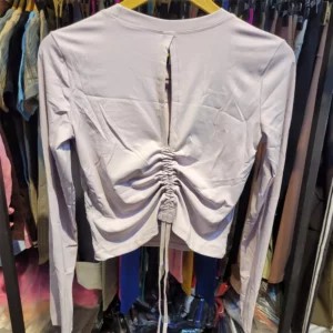 کراپ زنانه پشت گت دار اسپندکس