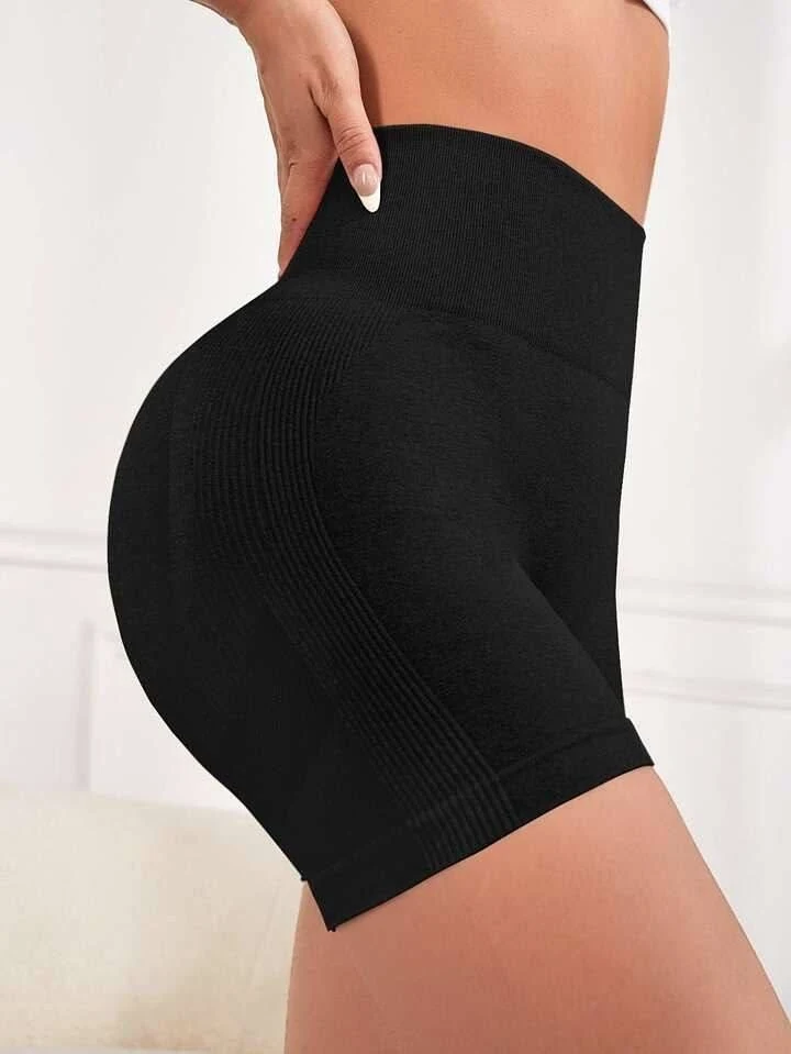 شورتک سیملس پشت چین زنانه تک رنگ مشکی