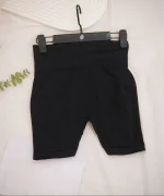 شورتک سیملس پشت چین زنانه تک رنگ مشکی
