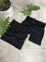 شورتک سیملس پشت چین زنانه تک رنگ مشکی